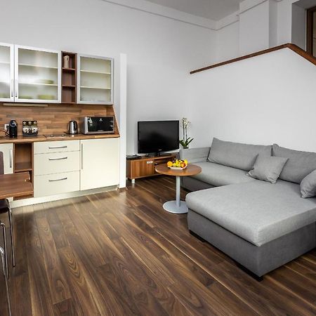 Vinosseum Bor- Es Apartmanhaz Apartment Sopron Ngoại thất bức ảnh